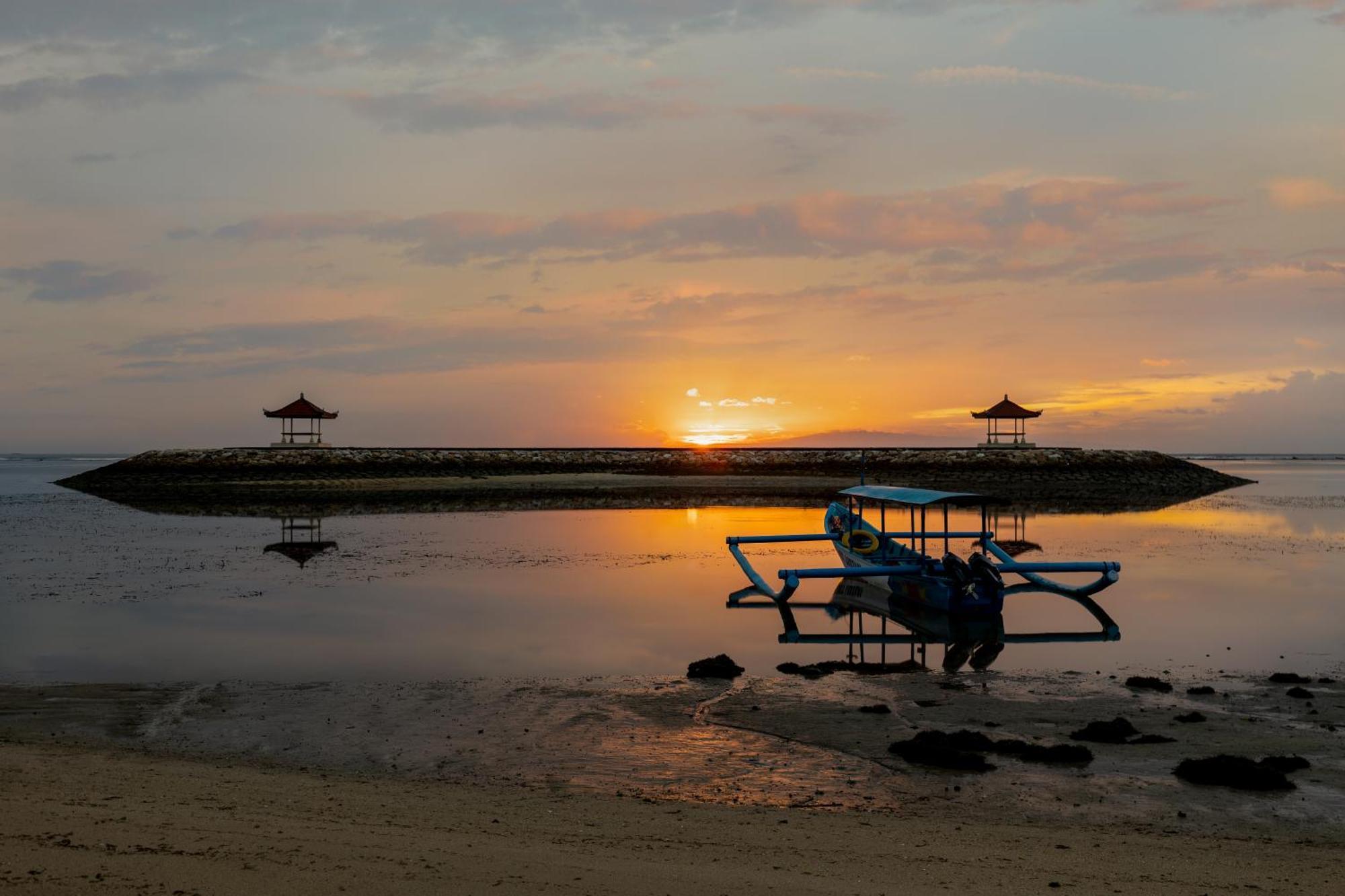 Taksu Sanur Hotel Екстер'єр фото